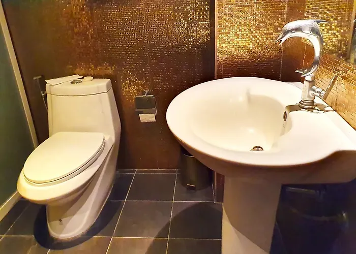 Отель The Montana Lodge-sathorn