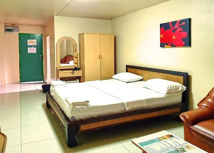 Отель The Montana Lodge-sathorn