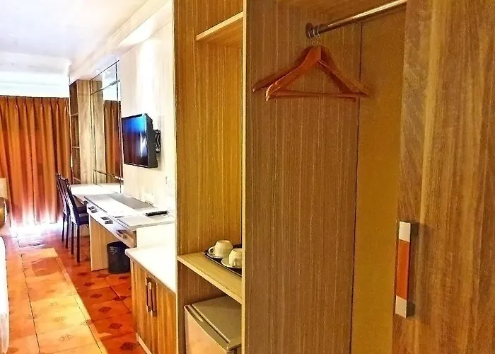 The Montana Lodge-sathorn 3* Бангкок