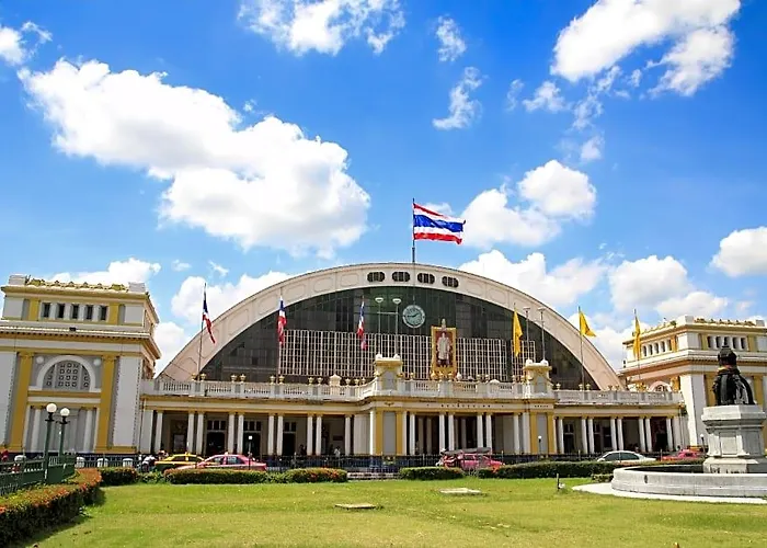 The Montana Lodge-sathorn Отель Бангкок