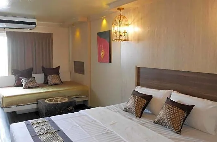 The Montana Lodge-sathorn Отель