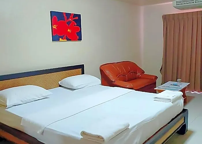 The Montana Lodge-sathorn Отель