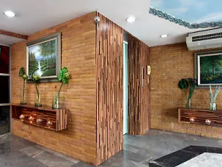 Отель The Montana Lodge-sathorn Бангкок